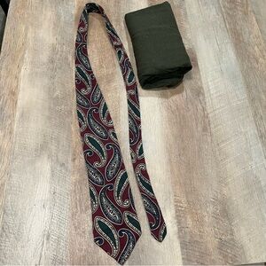 Savvy Paisley Tie in Burgundy and Green 100% Silk Made in USA 60 inch